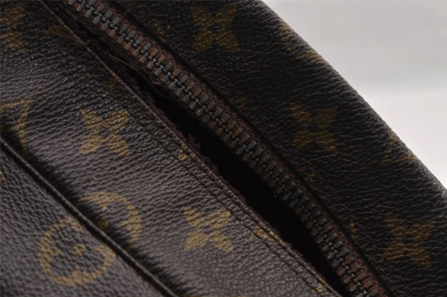 Auth Louis Vuitton Monogram Trousse Toilette 28 Clutch Bag M47522 Junk 4451I