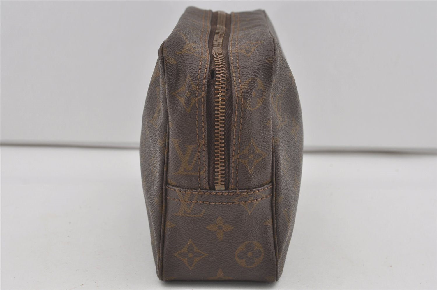 Auth Louis Vuitton Monogram Trousse Toilette 28 Clutch Hand Bag Old Model 4454I