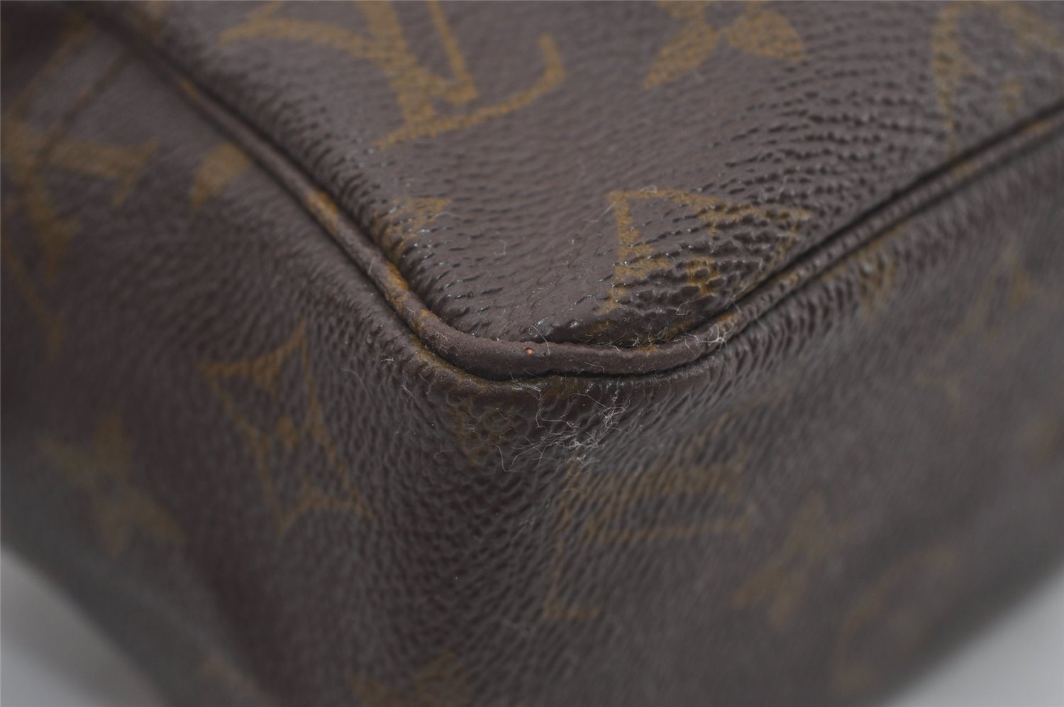 Auth Louis Vuitton Monogram Trousse Toilette 28 Clutch Hand Bag Old Model 4454I