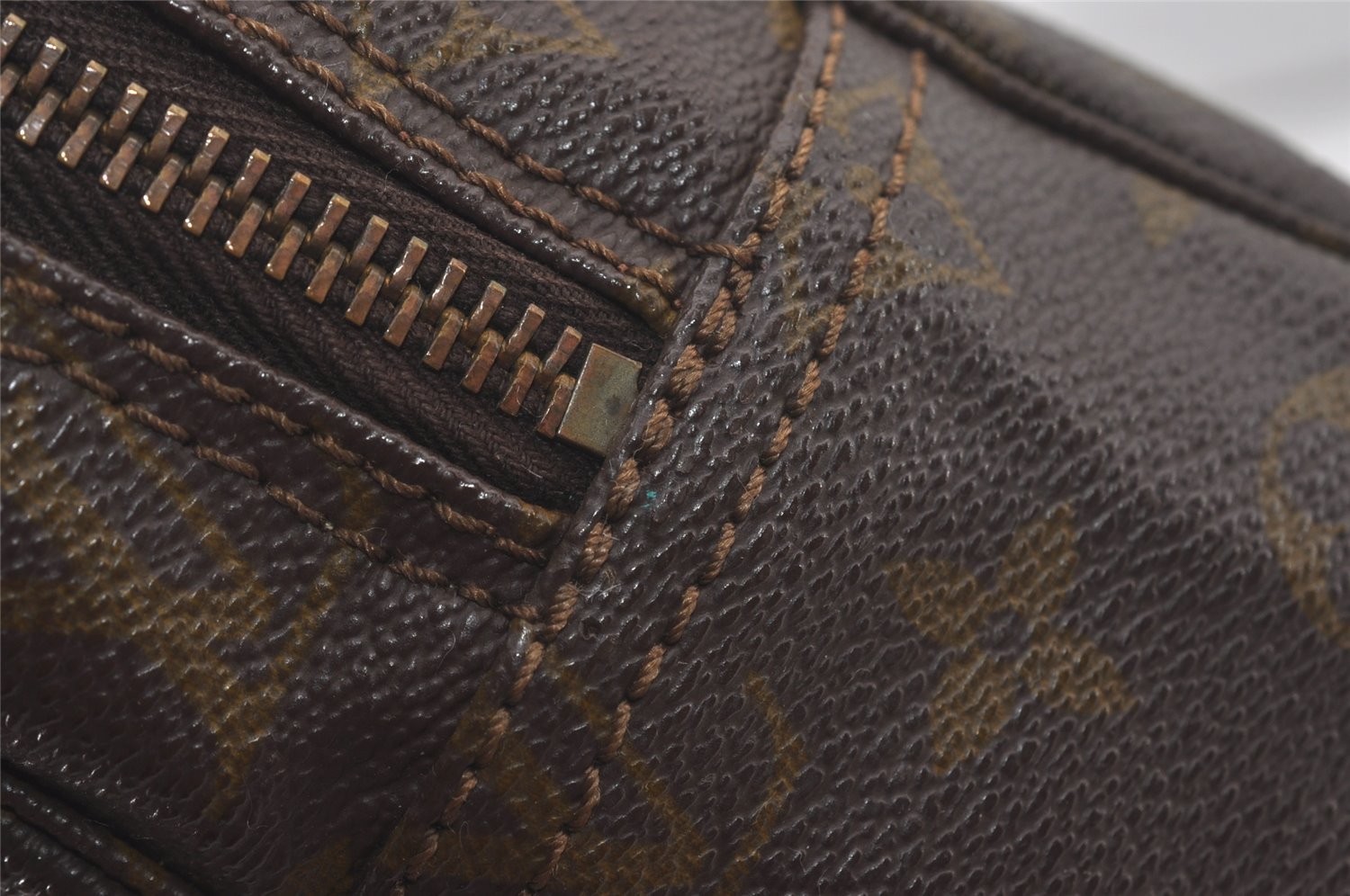 Auth Louis Vuitton Monogram Trousse Toilette 28 Clutch Hand Bag Old Model 4454I