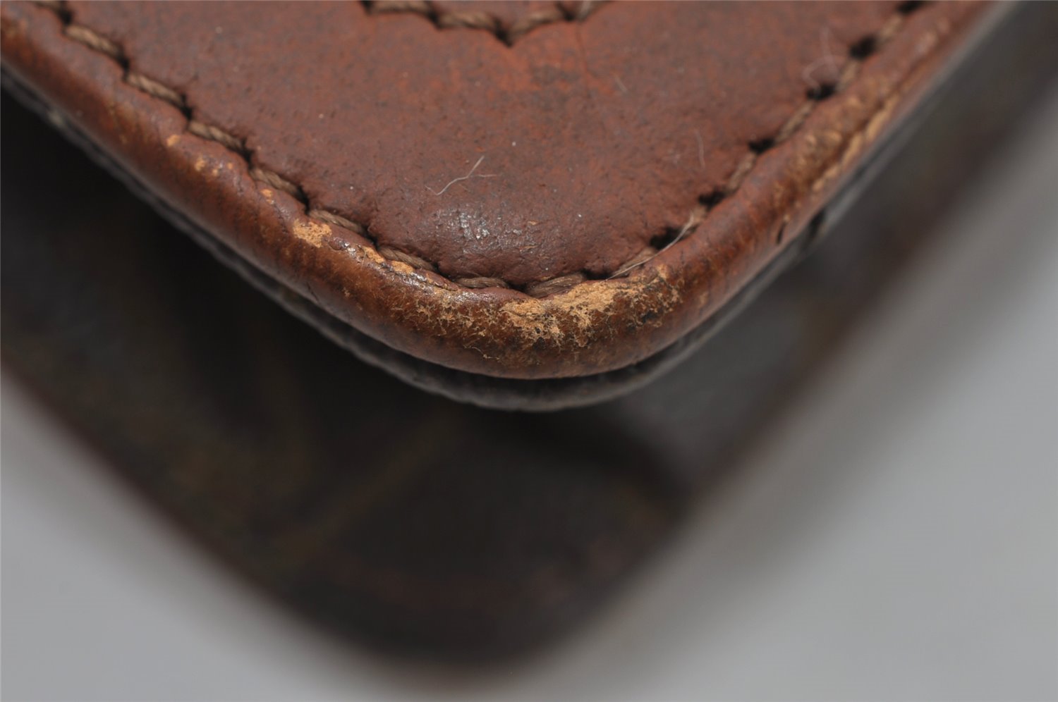 Authentic Louis Vuitton Monogram Pochette Dame PM Clutch Bag Old Model LV 4462I