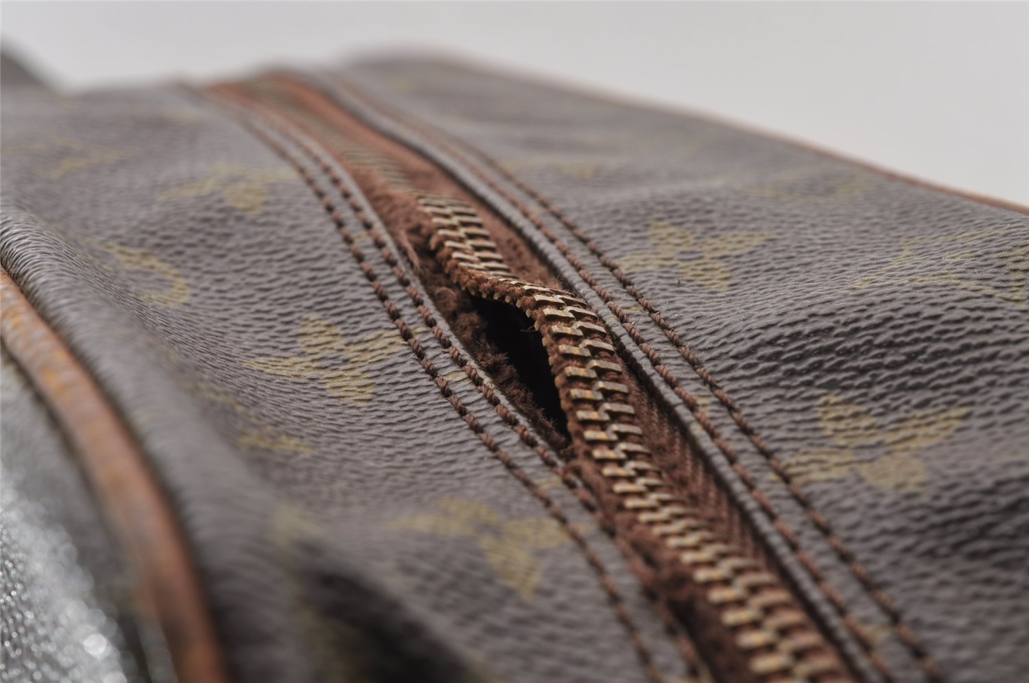 Authentic Louis Vuitton Monogram Nile 34 Shoulder Cross Body Bag Old Model 4464I