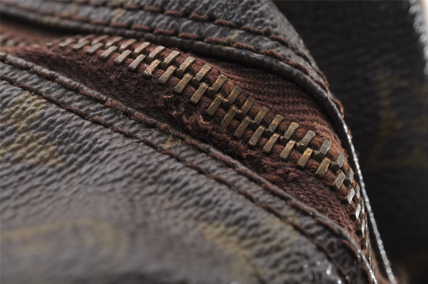 Authentic Louis Vuitton Monogram Nile 34 Shoulder Cross Body Bag Old Model 4464I