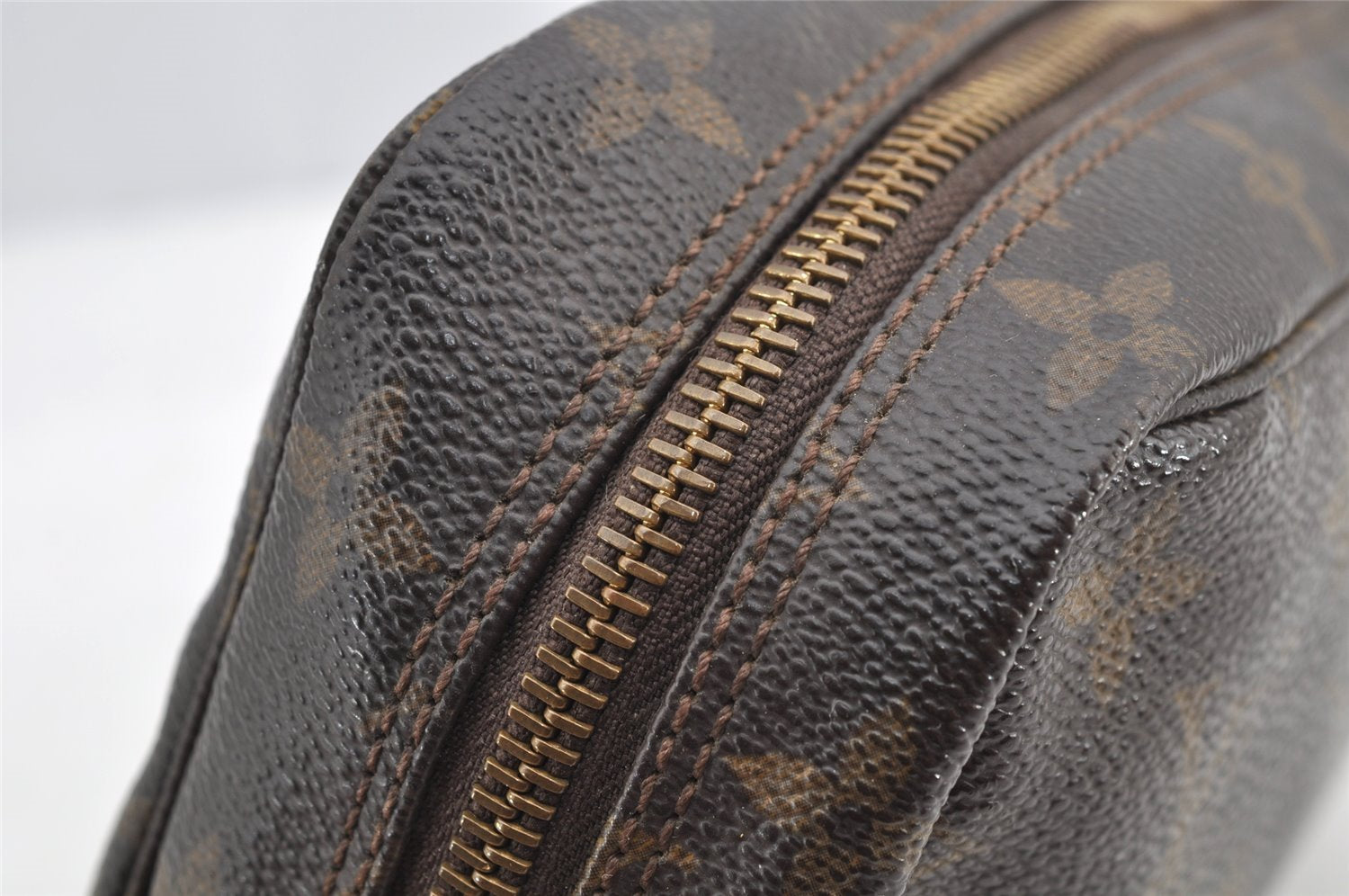 Auth Louis Vuitton Monogram Trousse Toilette 23 Clutch Hand Bag M47524 LV 4465I