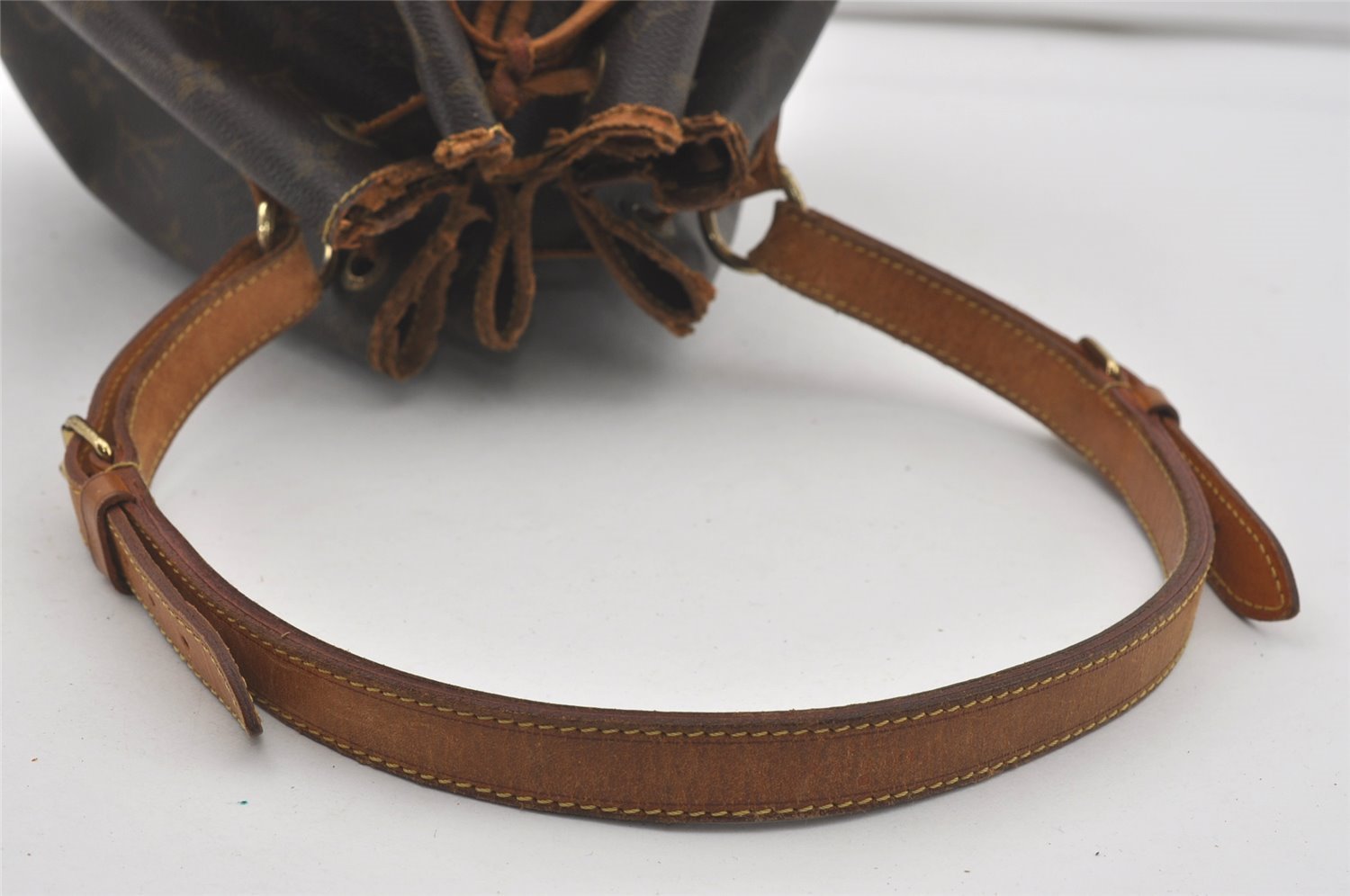 Authentic Louis Vuitton Monogram Petit Noe M42226 Shoulder Drawstring Bag 4468I