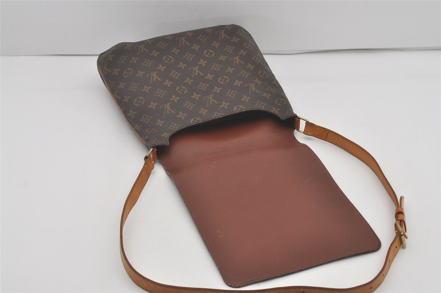 Authentic Louis Vuitton Monogram Musette Shoulder Cross Body Bag M51256 LV 4473I