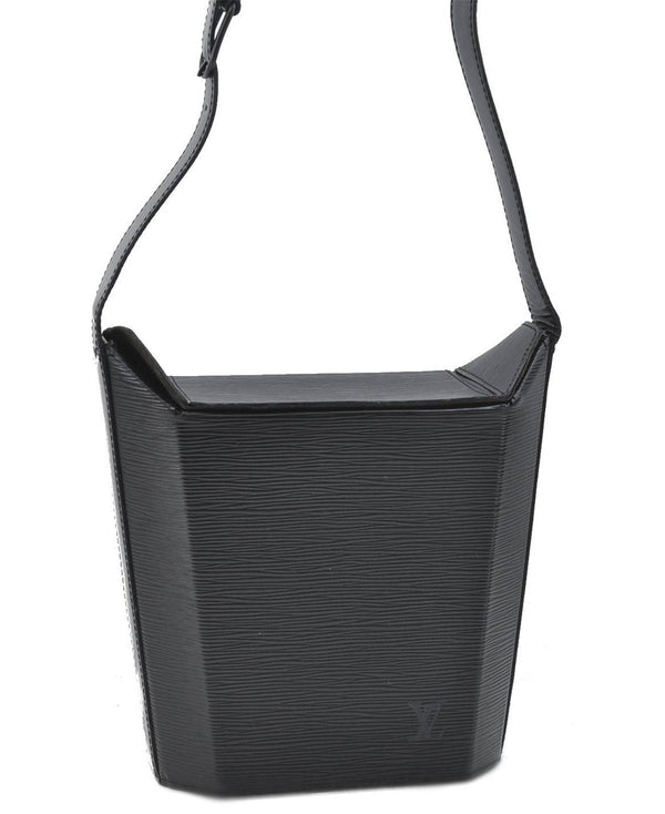 Authentic Louis Vuitton Epi Sac Seau Shoulder Bag Black M80161 LV 4474D