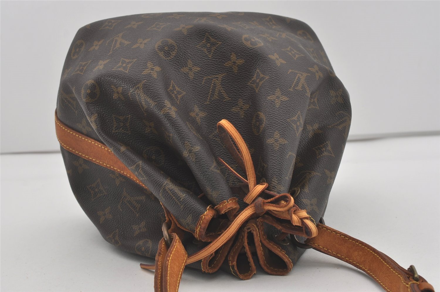 Authentic Louis Vuitton Monogram Petit Noe M42226 Shoulder Drawstring Bag 4474I