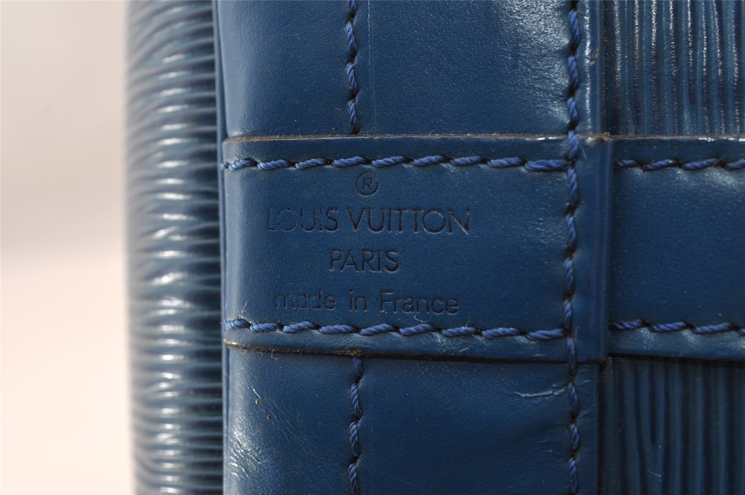 Authentic Louis Vuitton Epi Noe Shoulder Drawstring Bag Blue M44005 LV 4483I