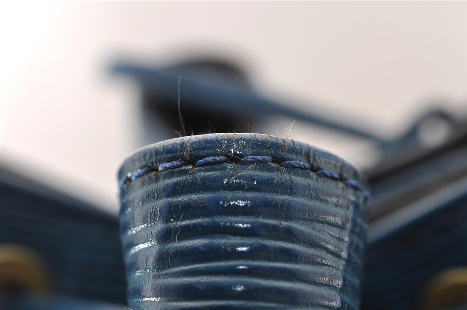 Authentic Louis Vuitton Epi Noe Shoulder Drawstring Bag Blue M44005 LV 4483I