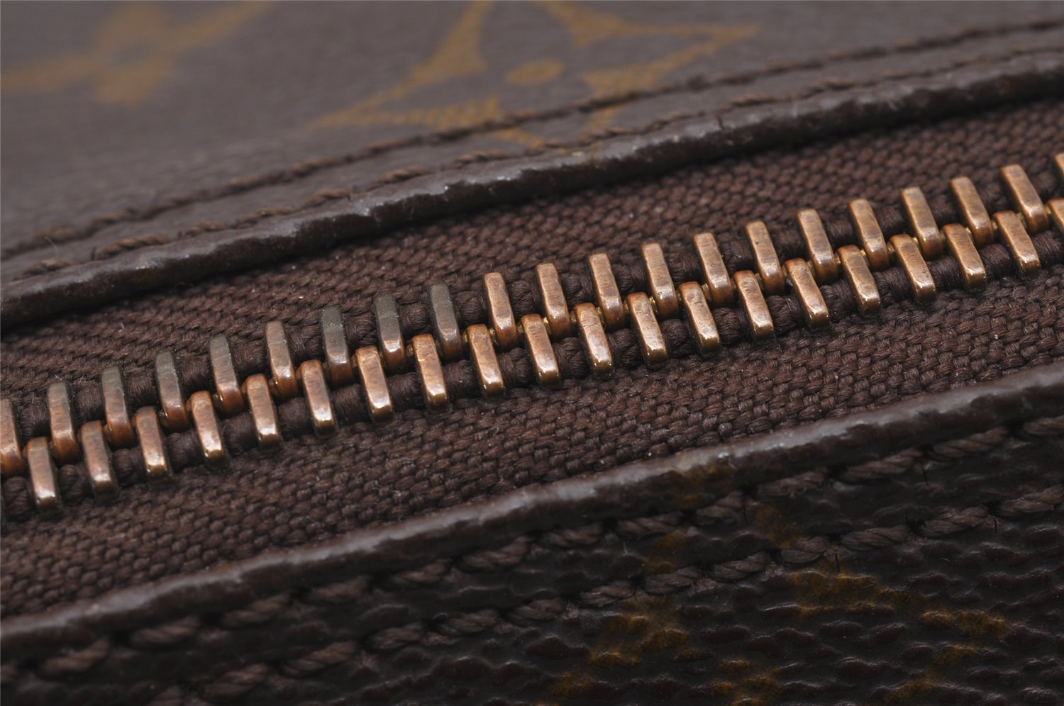 Authentic Louis Vuitton Monogram Papillon 22 Hand Bag Old Model LV 4515I