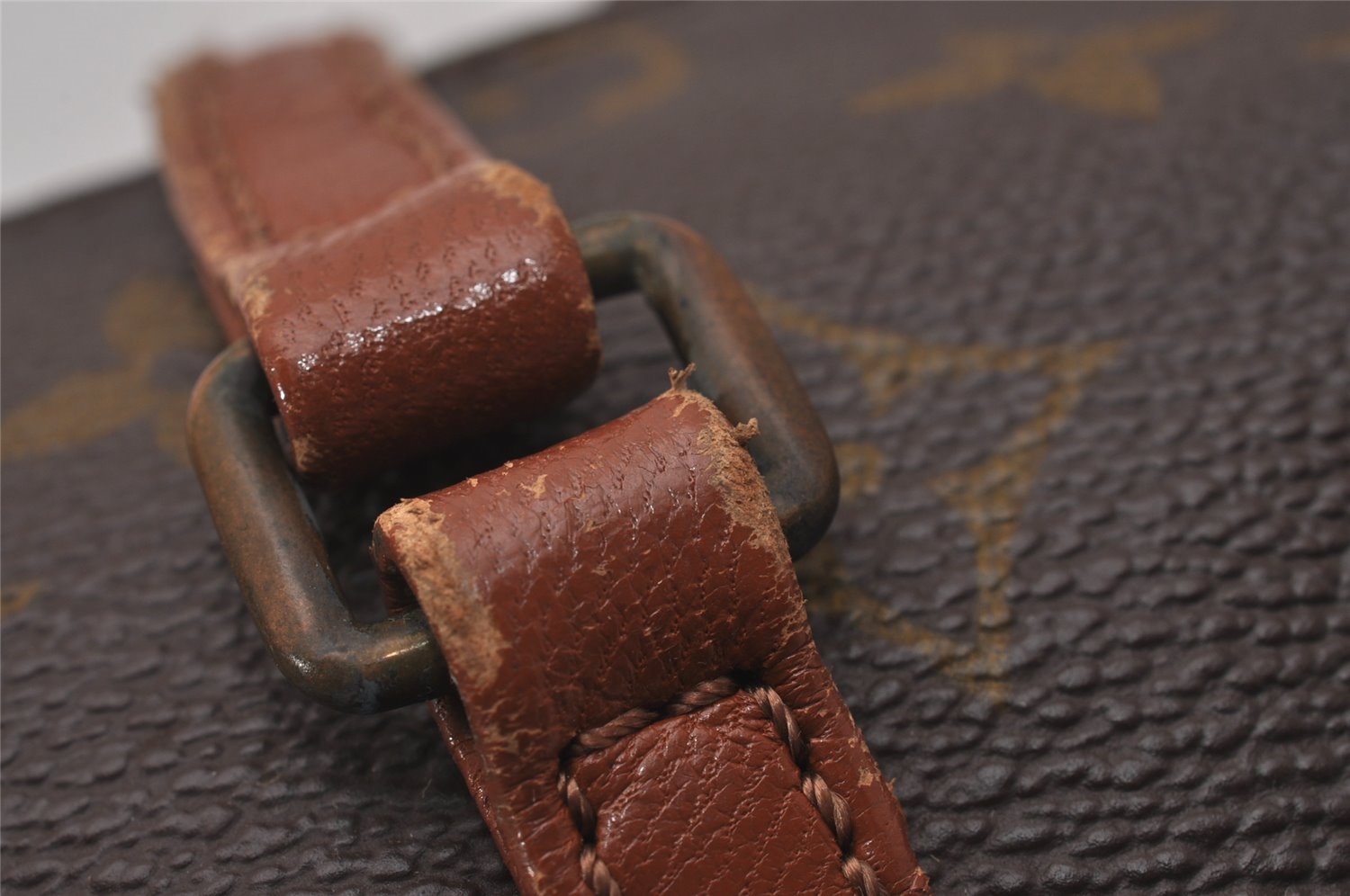 Authentic Louis Vuitton Monogram Papillon 22 Hand Bag Old Model LV 4515I