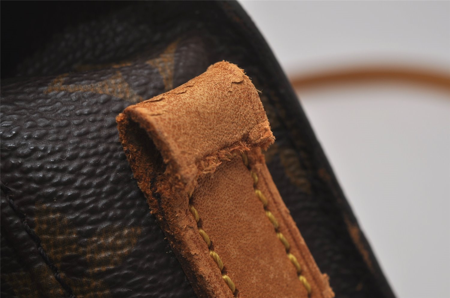 Authentic Louis Vuitton Monogram Saint Cloud MM M51243 Shoulder Bag Junk 4527I