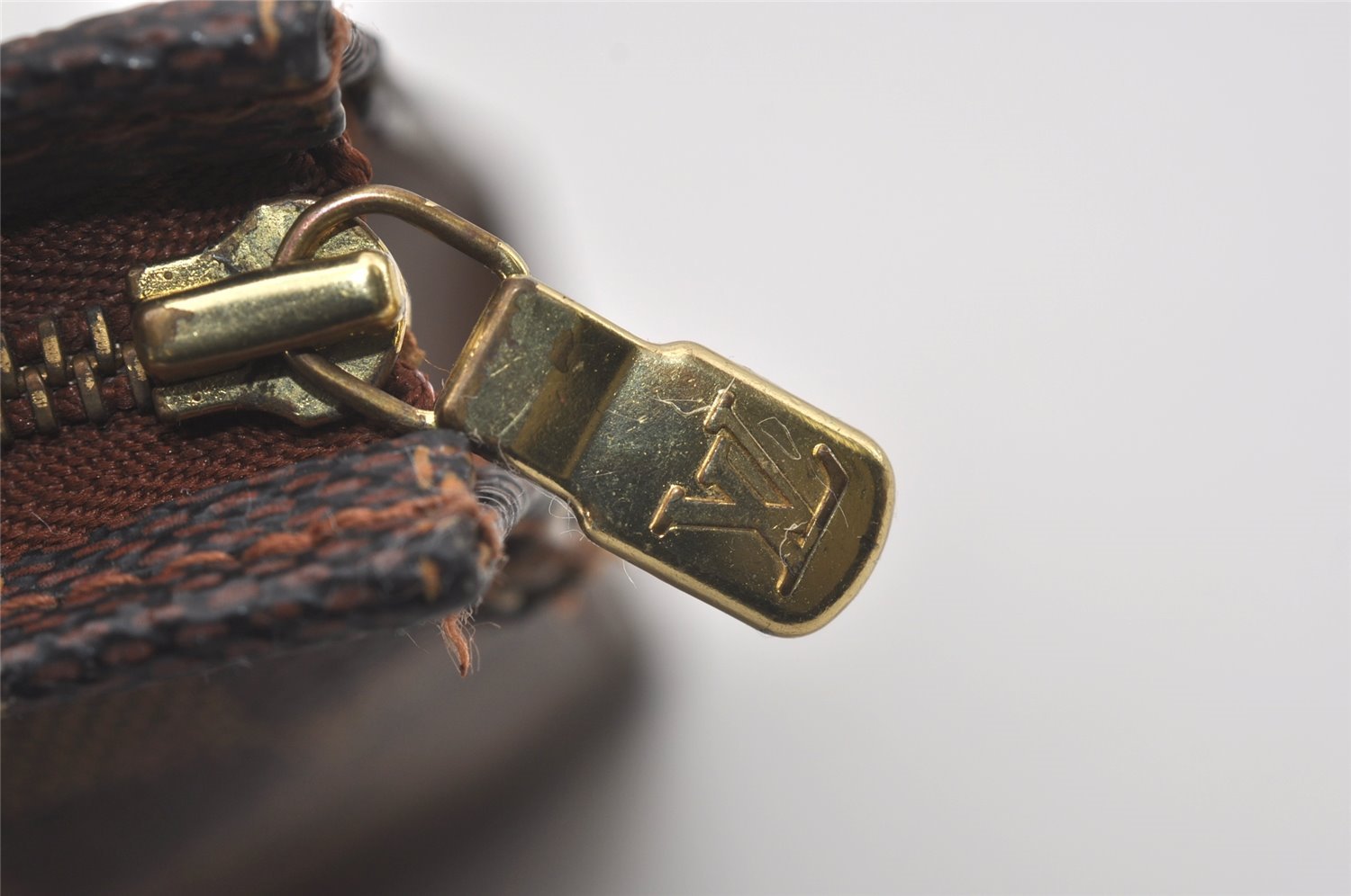 Authentic Louis Vuitton Damier Poche Toilette 26 Pouch N47543 LV Junk 4532I