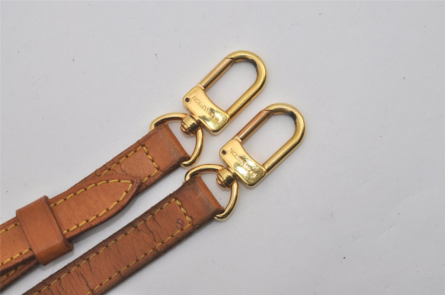 Authentic Louis Vuitton Leather Shoulder Strap Beige 41.9-48.6