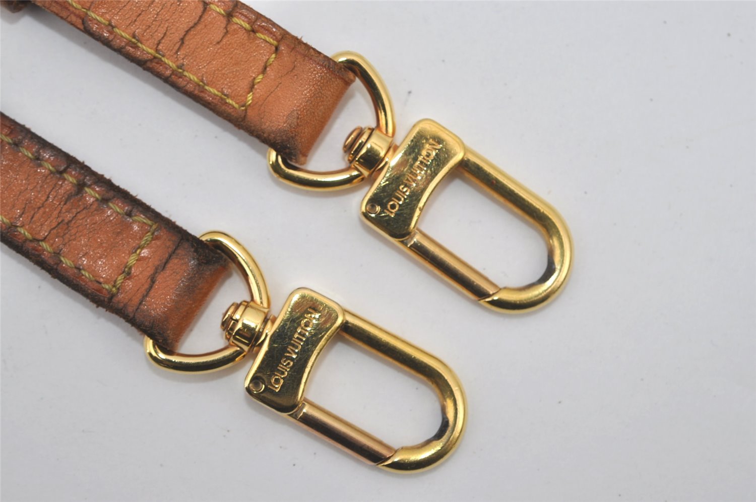 Authentic Louis Vuitton Leather Shoulder Strap Beige 41.9-48.6