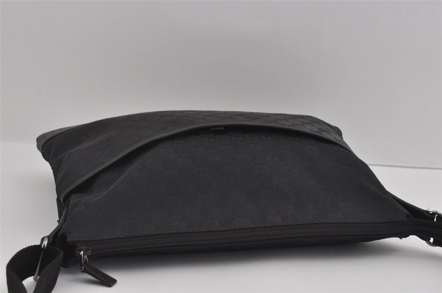 Authentic GUCCI Shoulder Cross Body Bag GG Canvas Leather 145856 Black 4561I