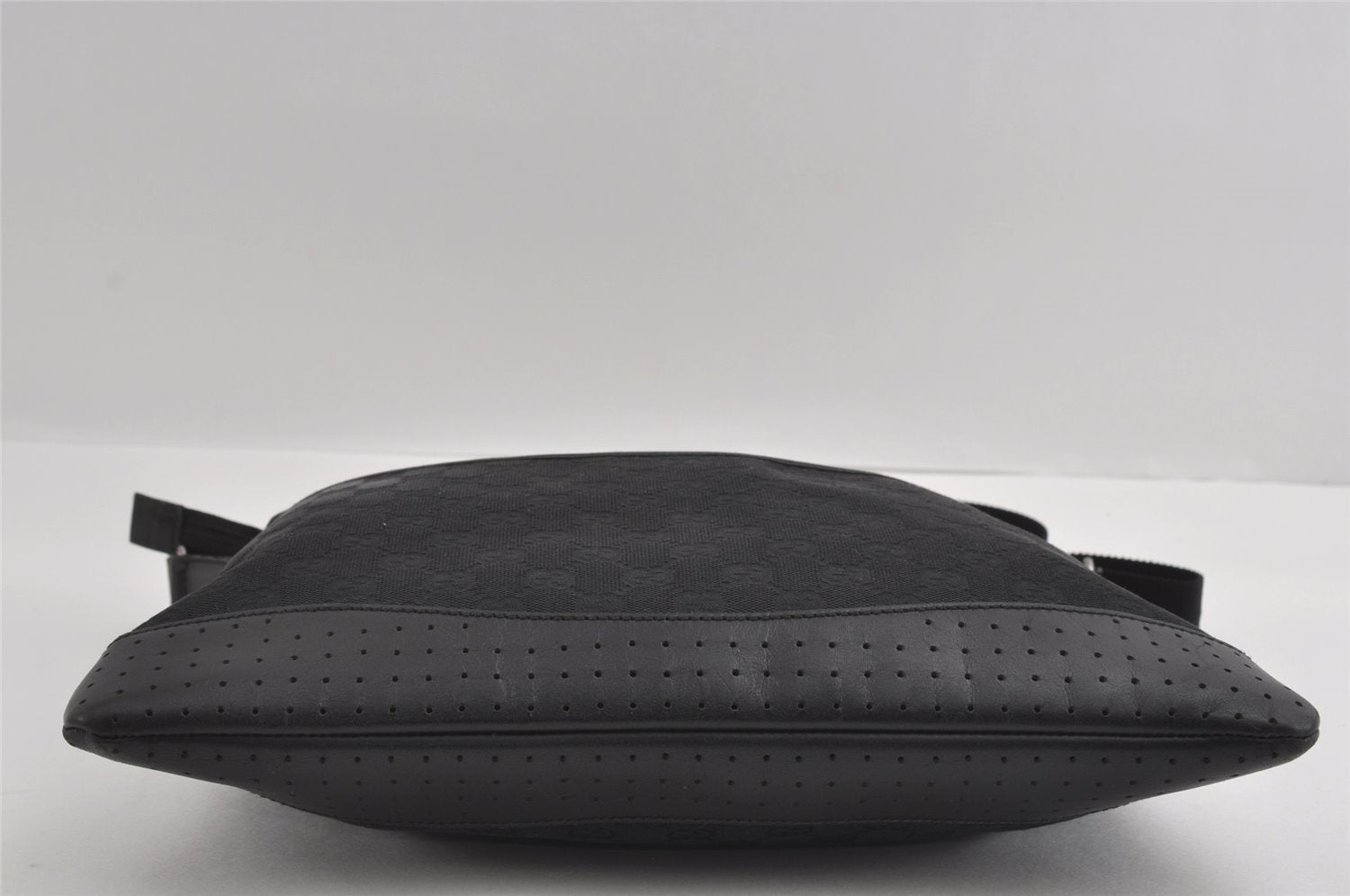 Authentic GUCCI Shoulder Cross Body Bag GG Canvas Leather 145856 Black 4561I