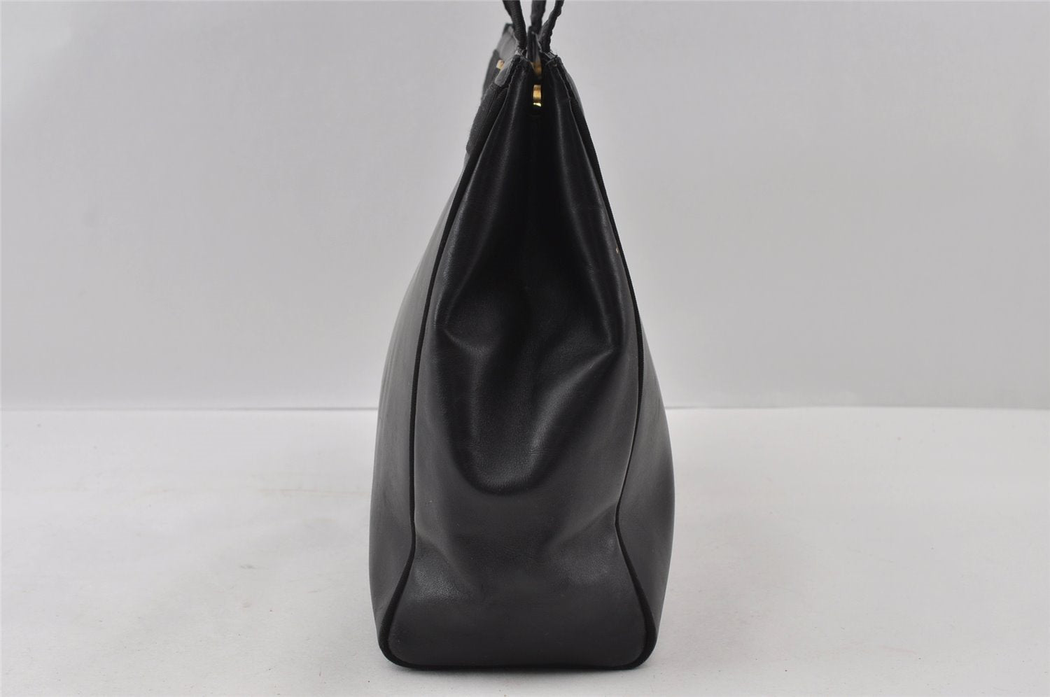Authentic Salvatore Ferragamo Vara Shoulder Tote Bag Leather Black SF 4567I