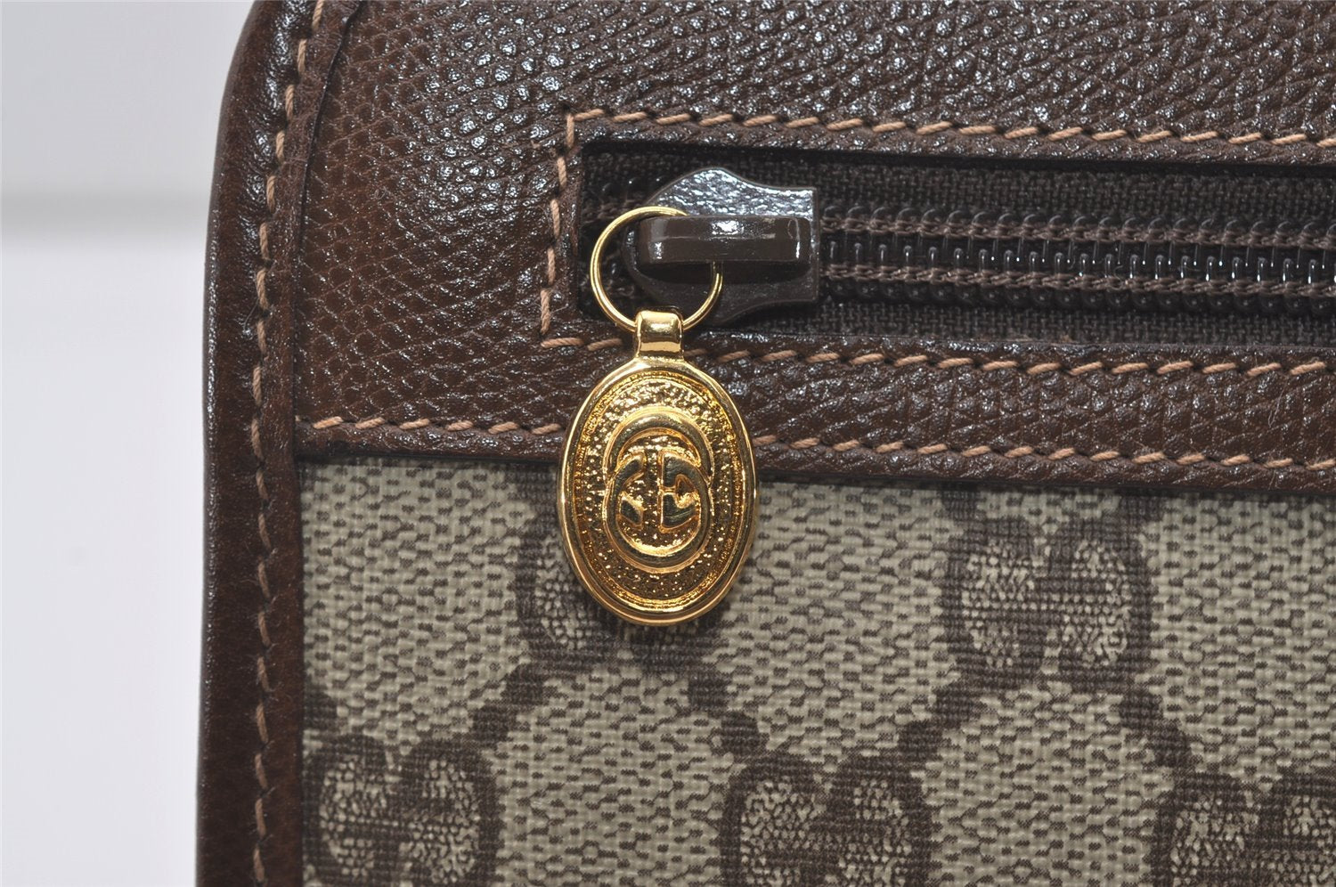 Authentic GUCCI Vintage Clutch Hand Bag Purse GG PVC Leather Brown 4570I