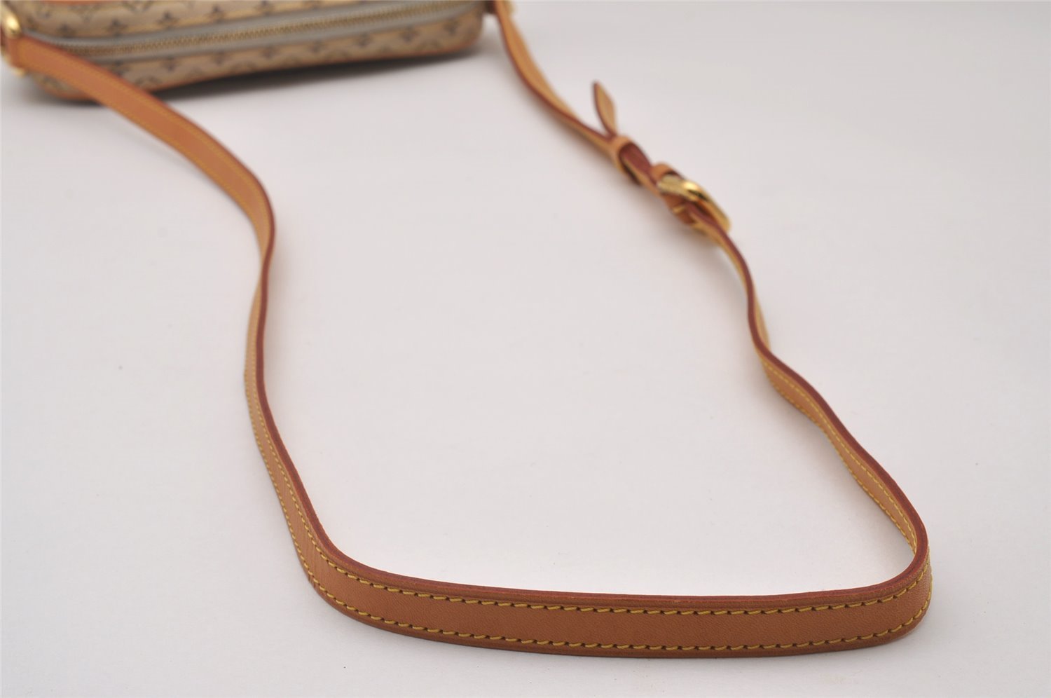 Authentic Louis Vuitton Monogram Mini Juliet MM M92004 Shoulder Cross Bag 4611I