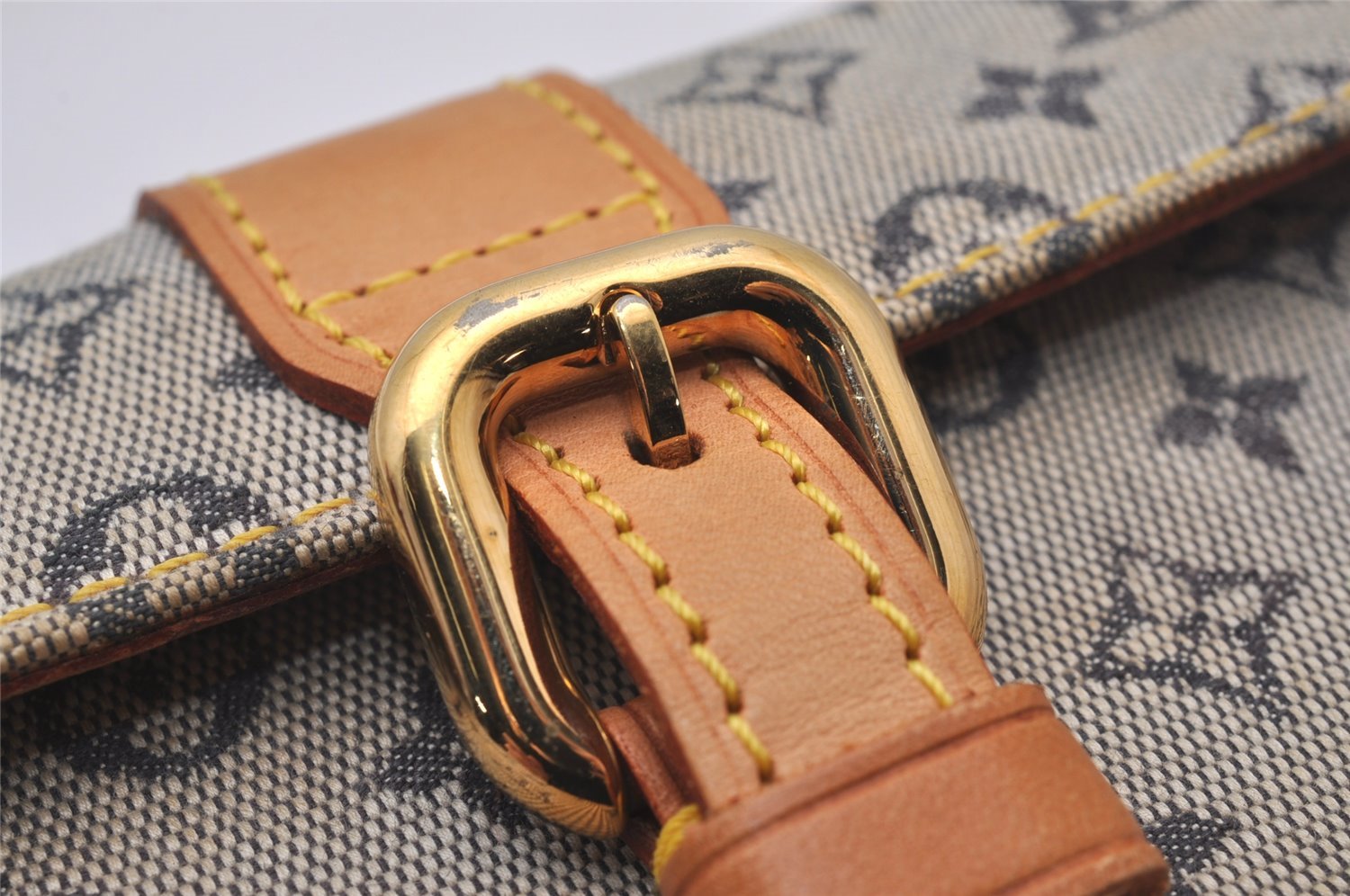 Authentic Louis Vuitton Monogram Mini Juliet MM M92004 Shoulder Cross Bag 4611I