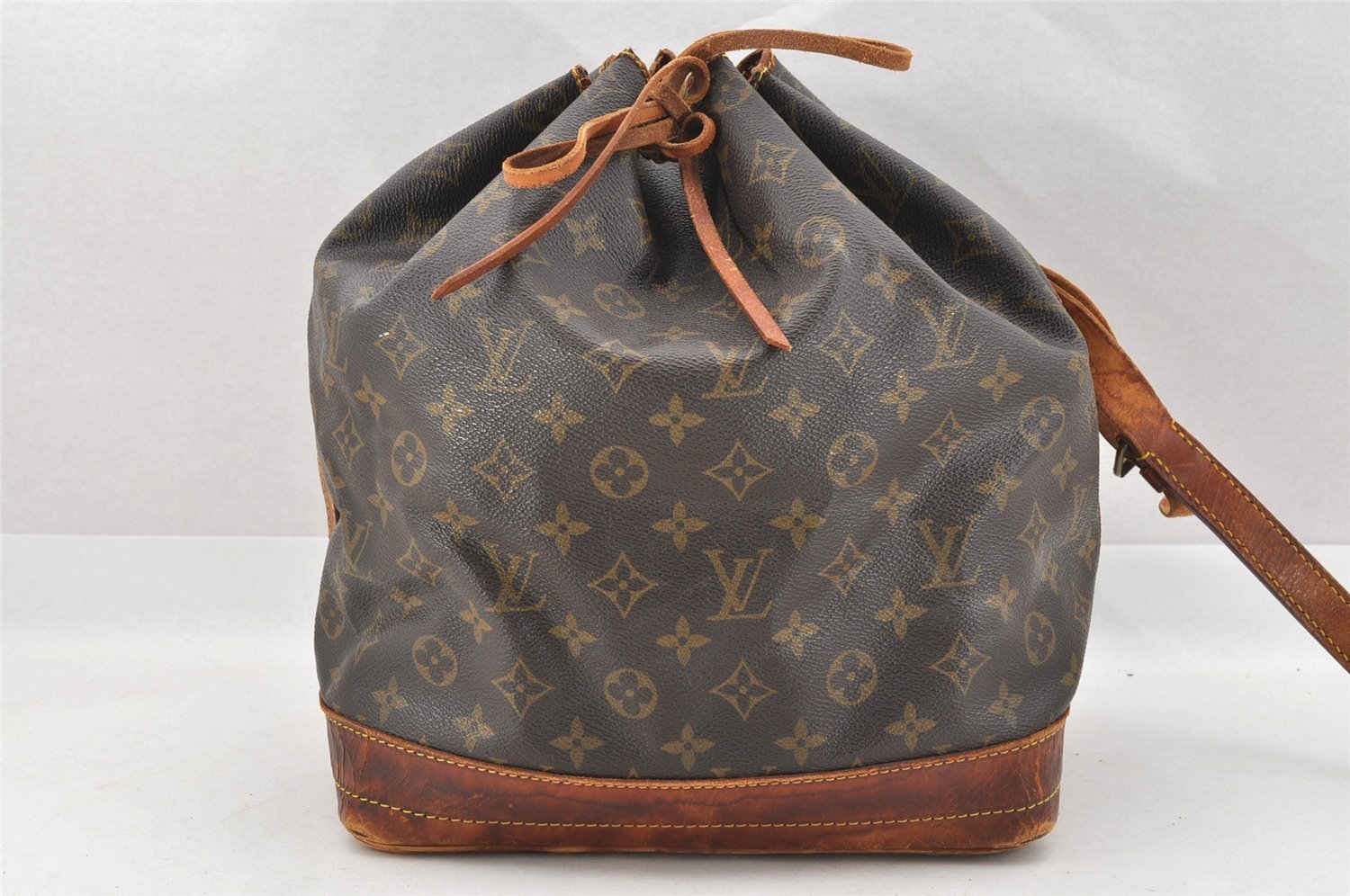 Authentic Louis Vuitton Monogram Noe Shoulder Drawstring Bag M42224 Junk 4613I