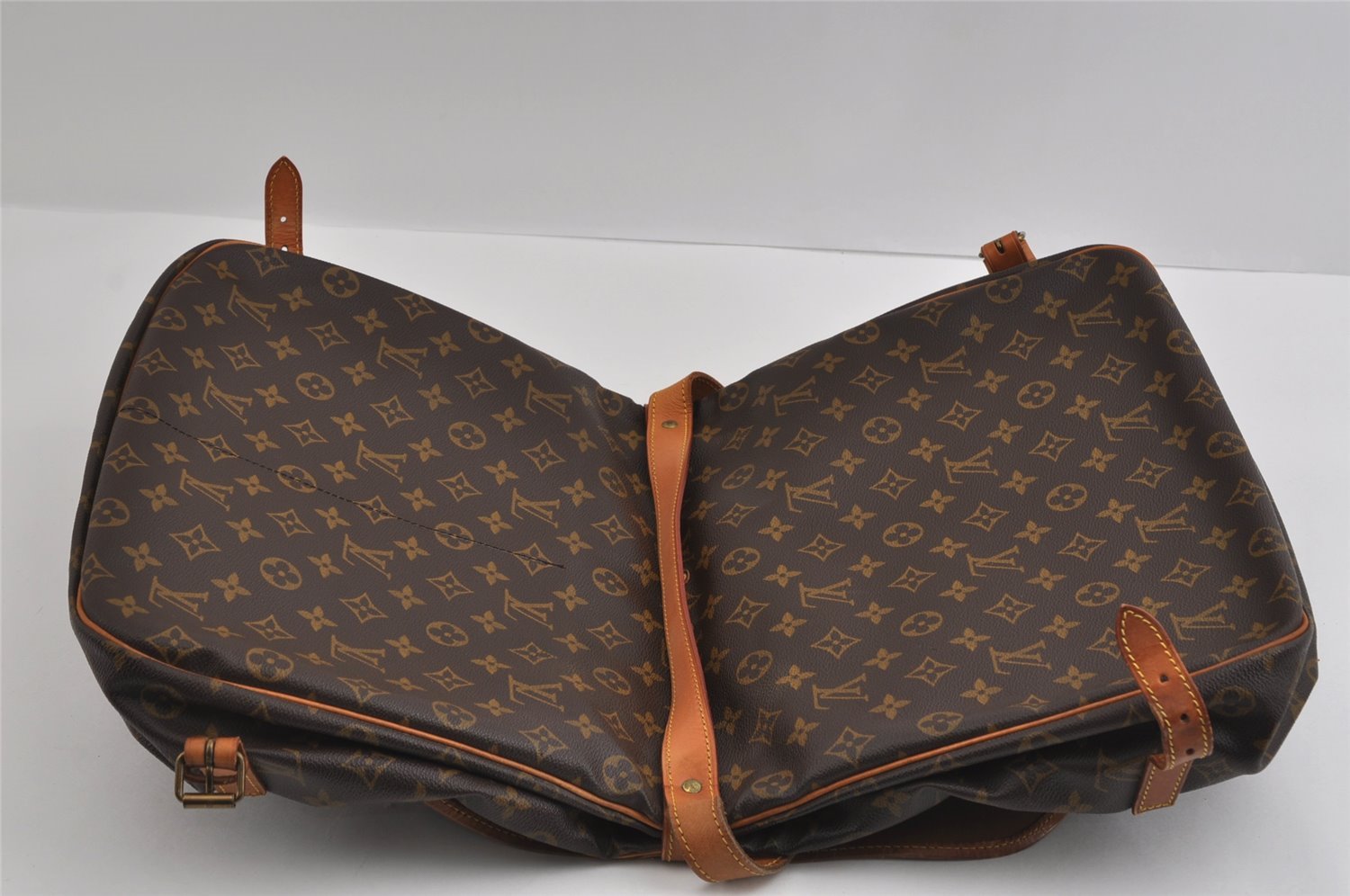 Authentic Louis Vuitton Monogram Saumur 35 Shoulder Cross Bag M42254 LV 4631I