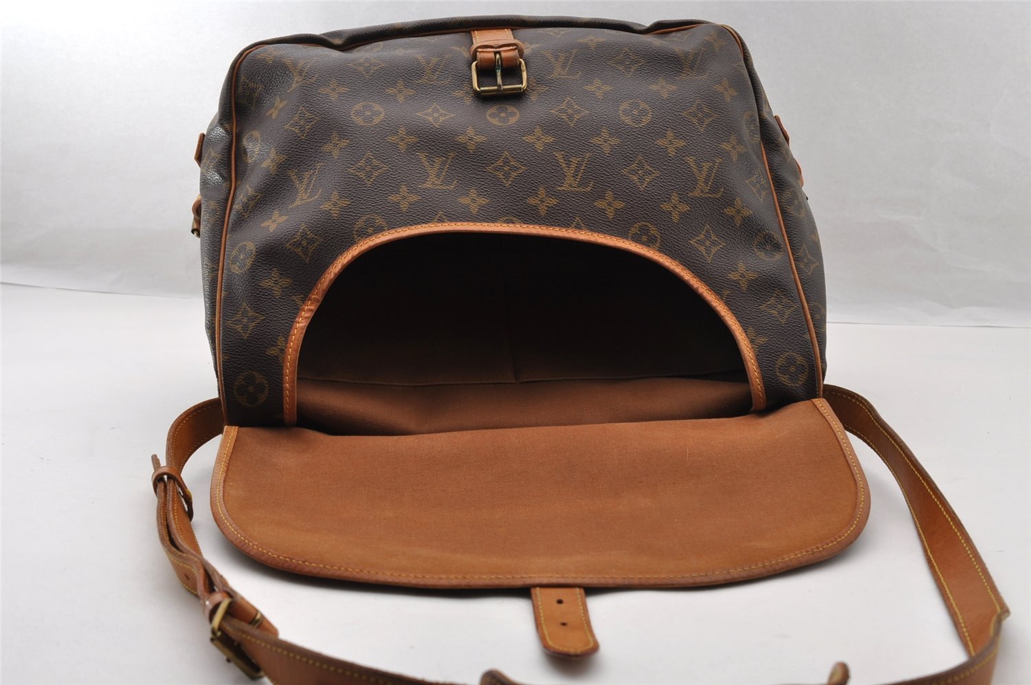 Authentic Louis Vuitton Monogram Saumur 35 Shoulder Cross Bag M42254 LV 4631I