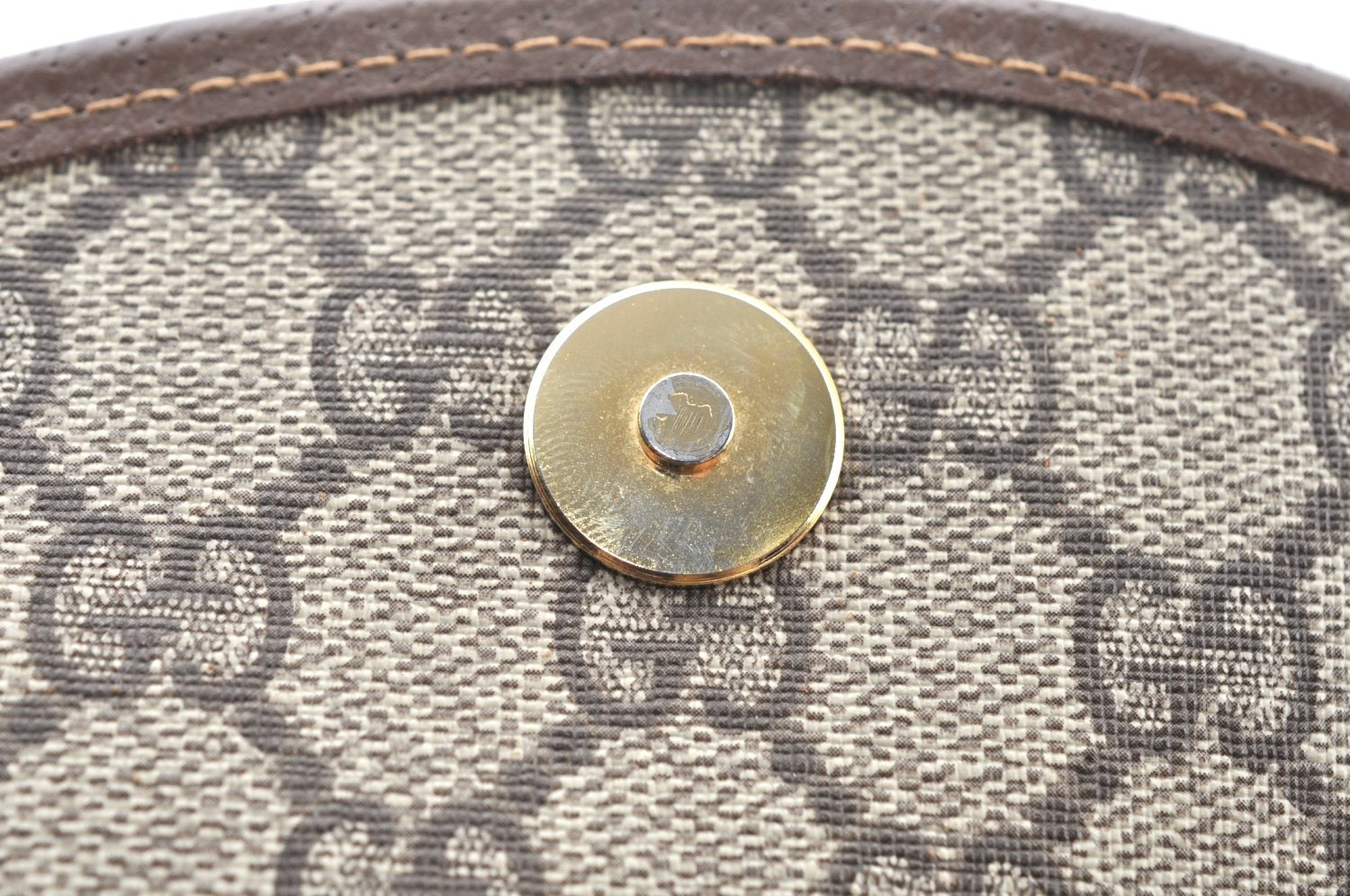 Authentic GUCCI Shoulder Cross Body Bag Purse GG PVC Leather Brown Junk 4633H