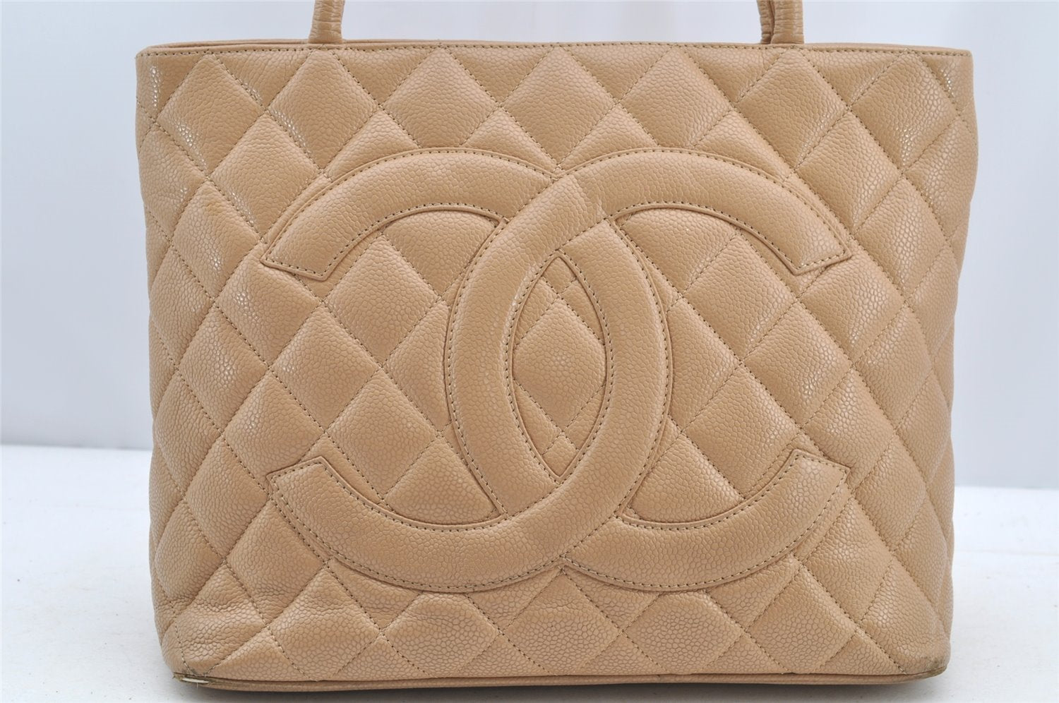 Authentic CHANEL Caviar Skin Medallion CC Logo Shoulder Tote Bag Beige 4639I
