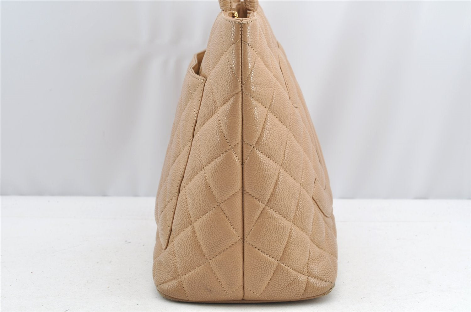 Authentic CHANEL Caviar Skin Medallion CC Logo Shoulder Tote Bag Beige 4639I