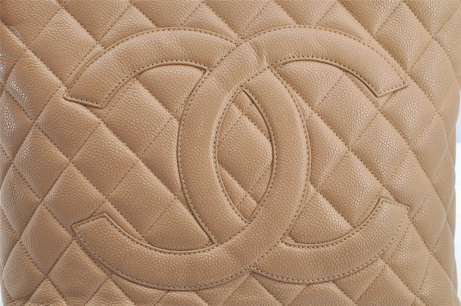 Authentic CHANEL Caviar Skin Medallion CC Logo Shoulder Tote Bag Beige 4639I