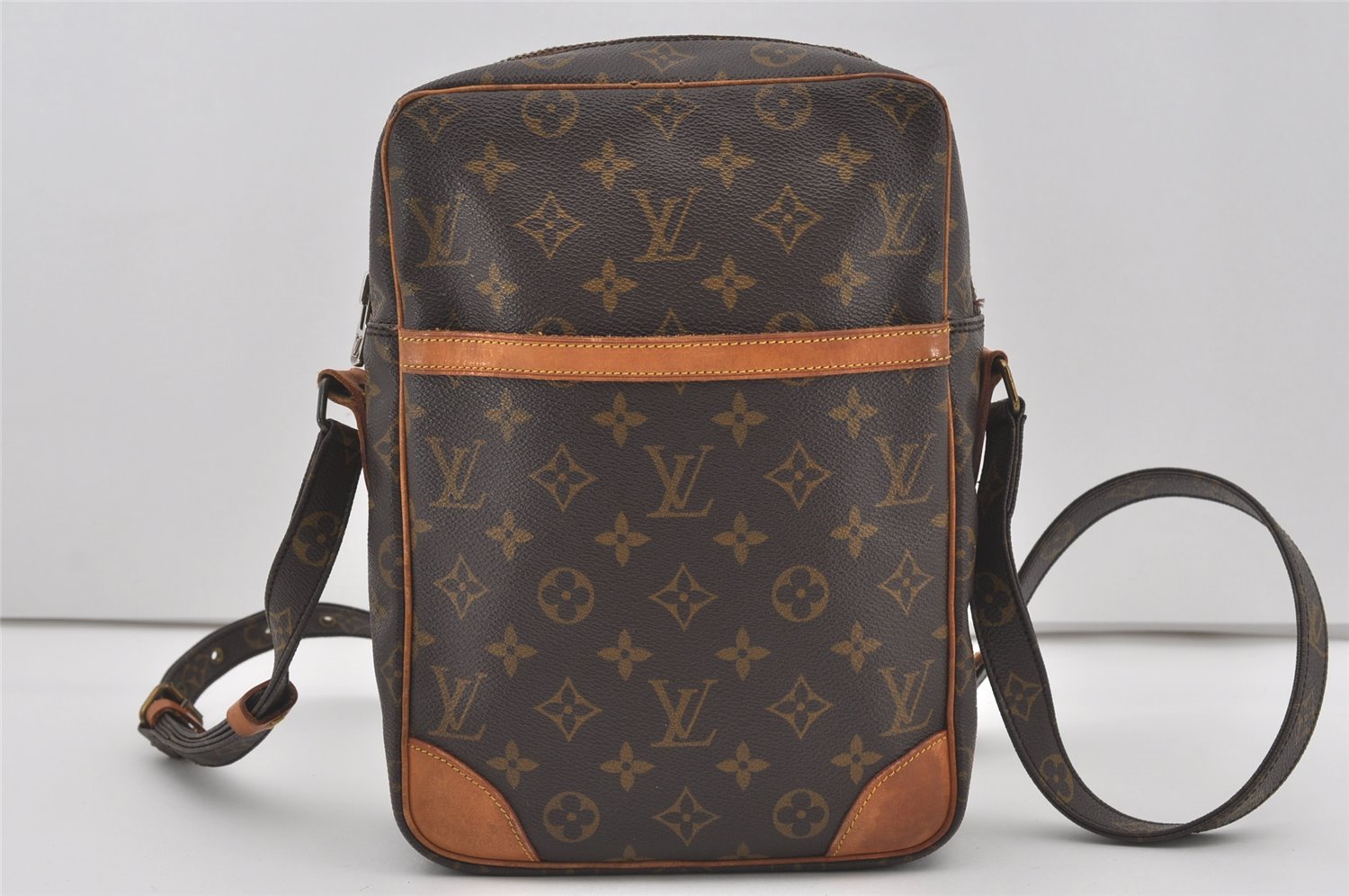 Authentic Louis Vuitton Monogram Danube GM Shoulder Cross Bag M45262 LV 4642I
