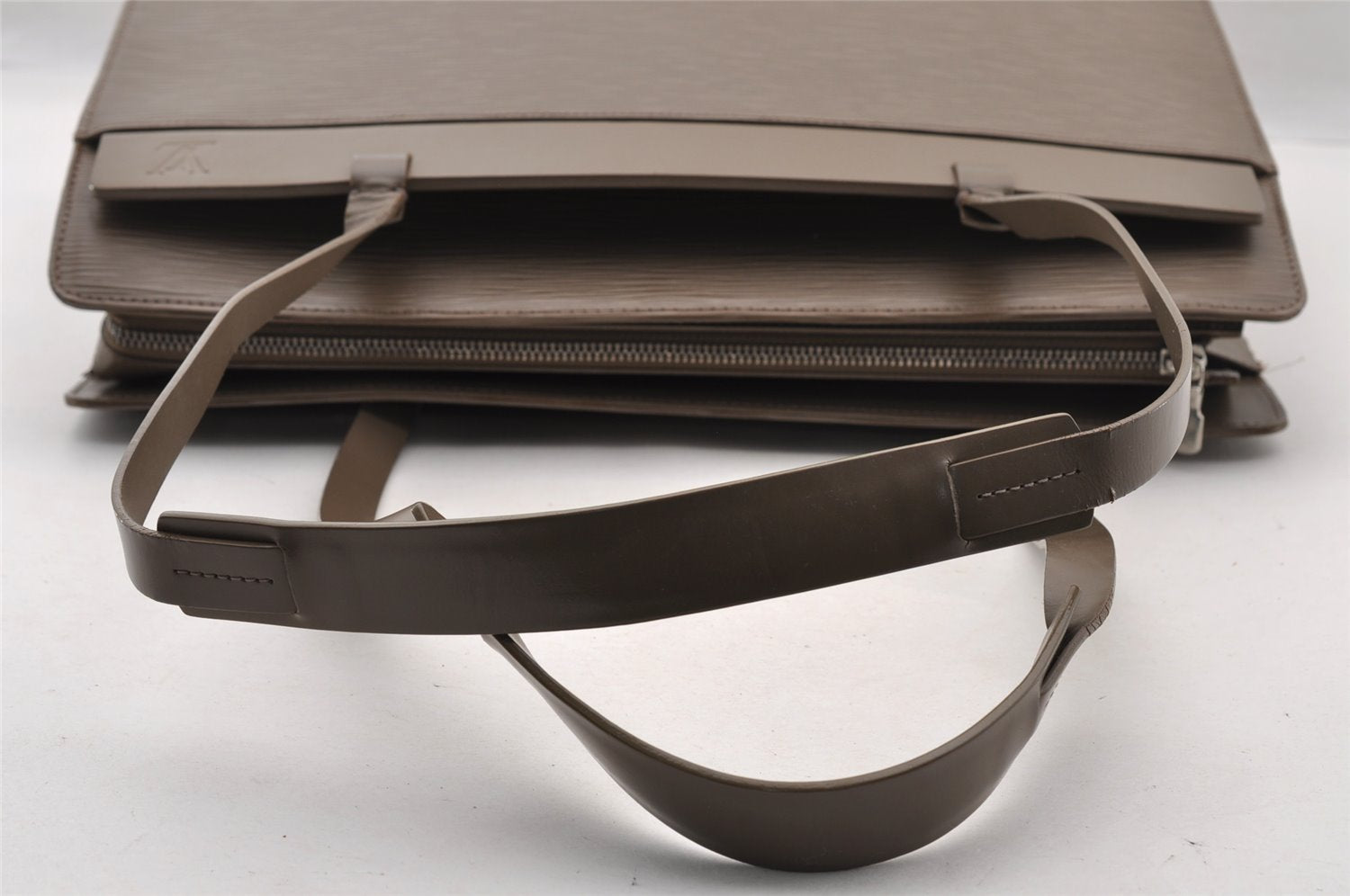 Authentic Louis Vuitton Epi Croisette GM Shoulder Hand Bag Gray M5250B LV 4651I