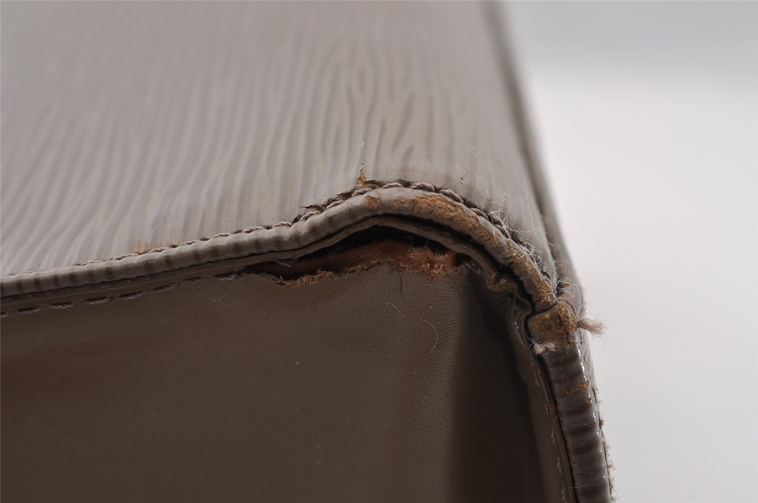 Authentic Louis Vuitton Epi Croisette GM Shoulder Hand Bag Gray M5250B LV 4651I