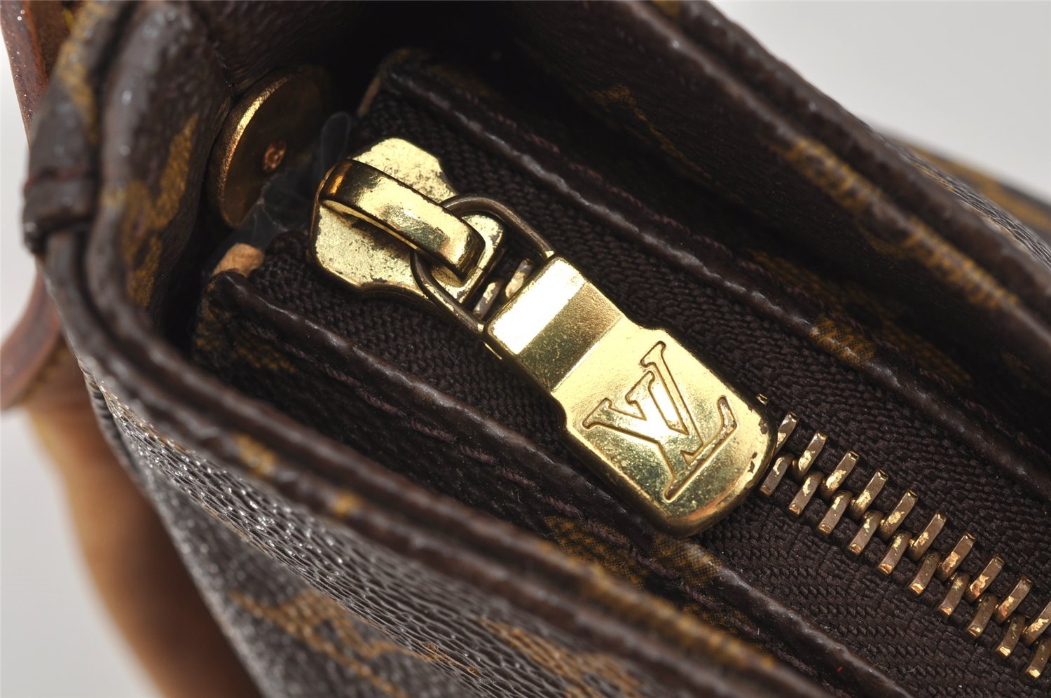 Authentic Louis Vuitton Monogram Looping GM Shoulder Bag M51145 LV 4653I