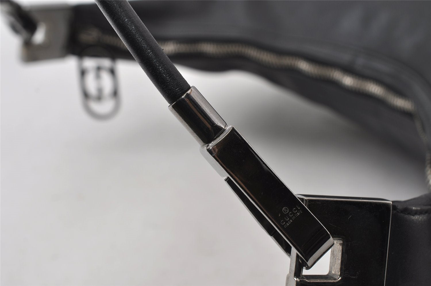 Authentic GUCCI Vintage Shoulder Bag Purse Leather 0013811 Black 4673I