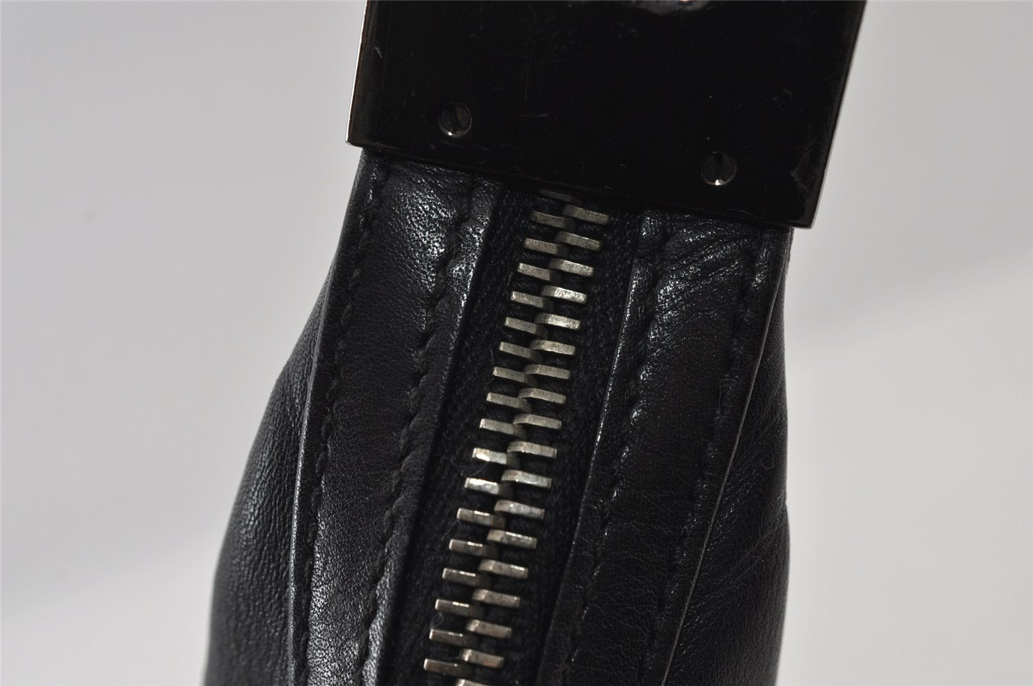 Authentic GUCCI Vintage Shoulder Bag Purse Leather 0013811 Black 4673I