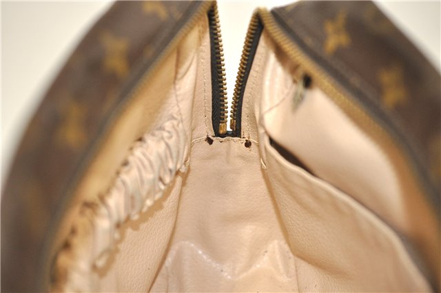 Auth Louis Vuitton Monogram Trousse Toilette 28 Clutch Hand Bag M47522 LV 4689D