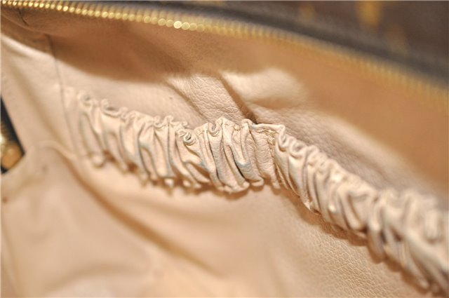 Auth Louis Vuitton Monogram Trousse Toilette 28 Clutch Hand Bag M47522 LV 4689D