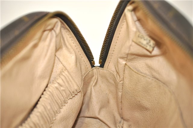 Auth Louis Vuitton Monogram Trousse Toilette 28 Clutch Hand Bag M47522 LV 4692D