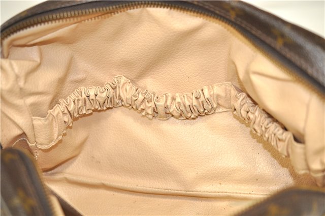 Auth Louis Vuitton Monogram Trousse Toilette 28 Clutch Hand Bag M47522 LV 4695D