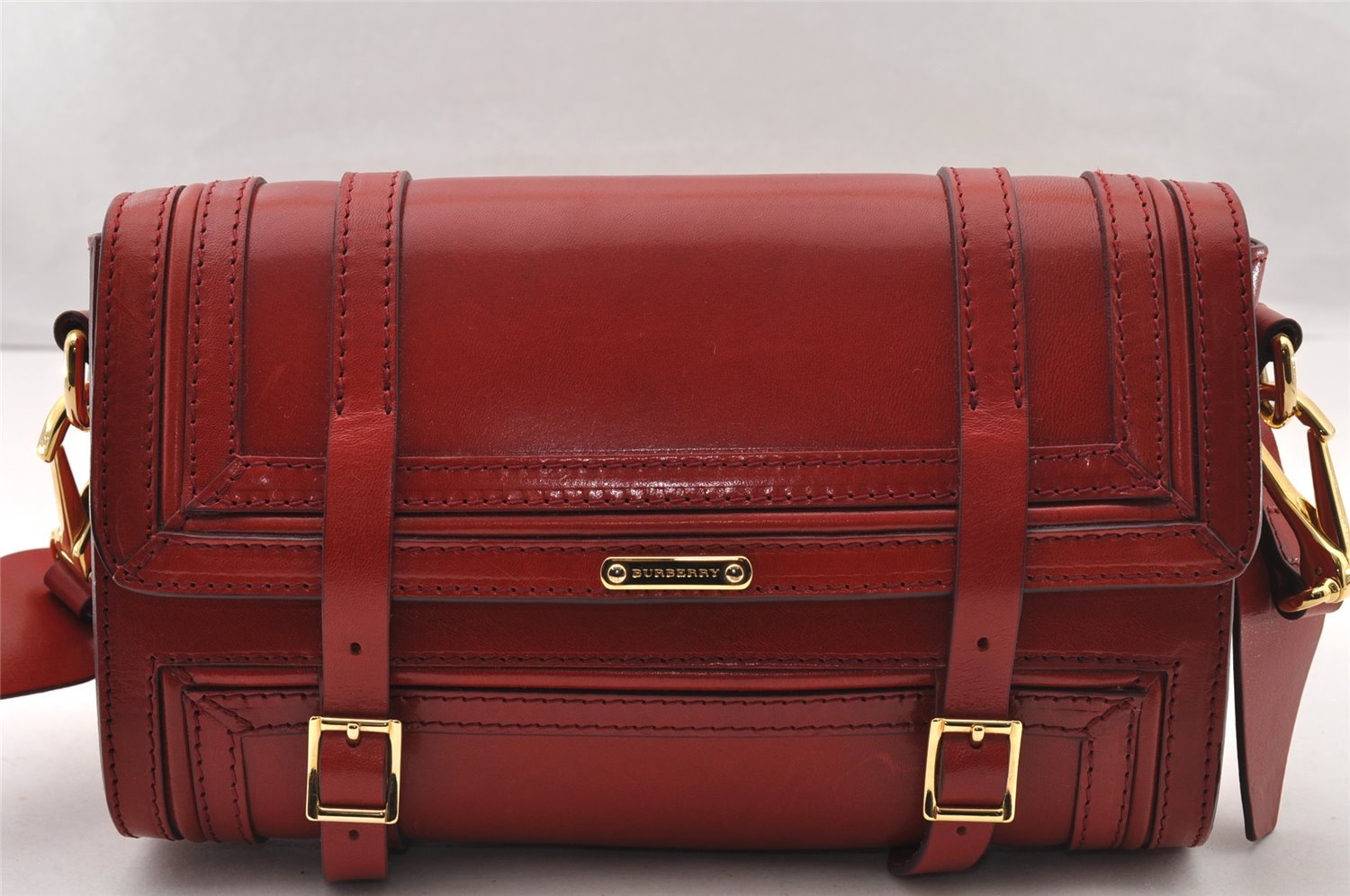 Authentic BURBERRY Vintage Leather Shoulder Cross Body Bag Purse Red 4696I