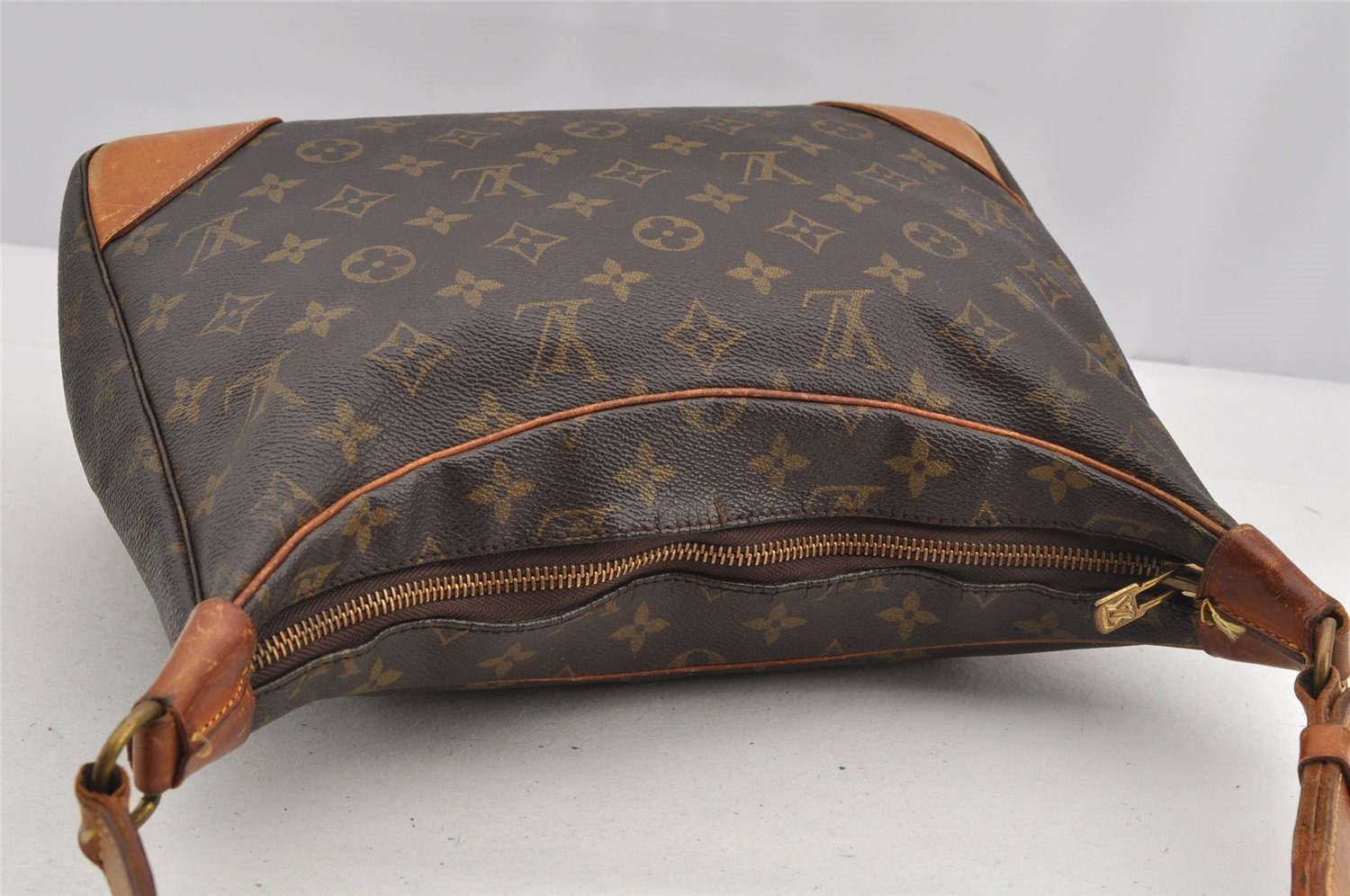 Authentic Louis Vuitton Monogram Boulogne 30 Shoulder Cross Bag Old Model 4723I
