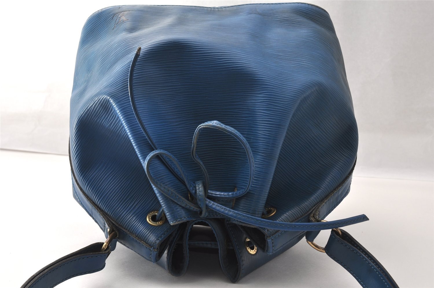 Authentic Louis Vuitton Epi Petit Noe Shoulder Drawstring Bag M44105 Blue 4736I