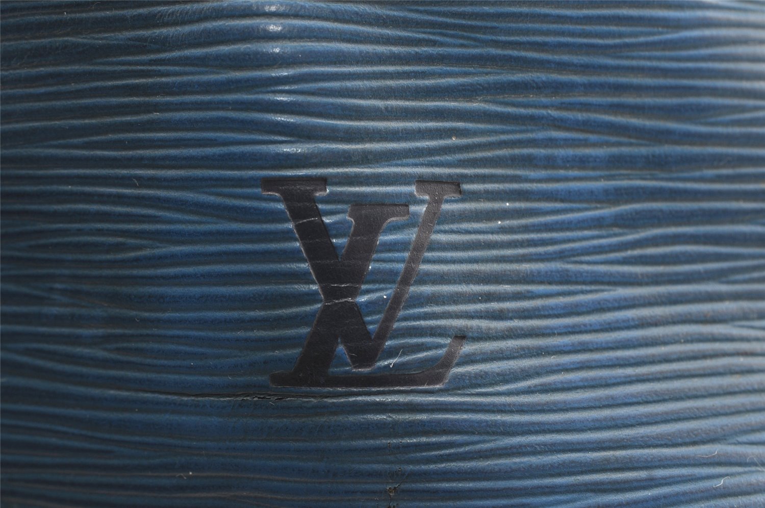 Authentic Louis Vuitton Epi Petit Noe Shoulder Drawstring Bag M44105 Blue 4736I