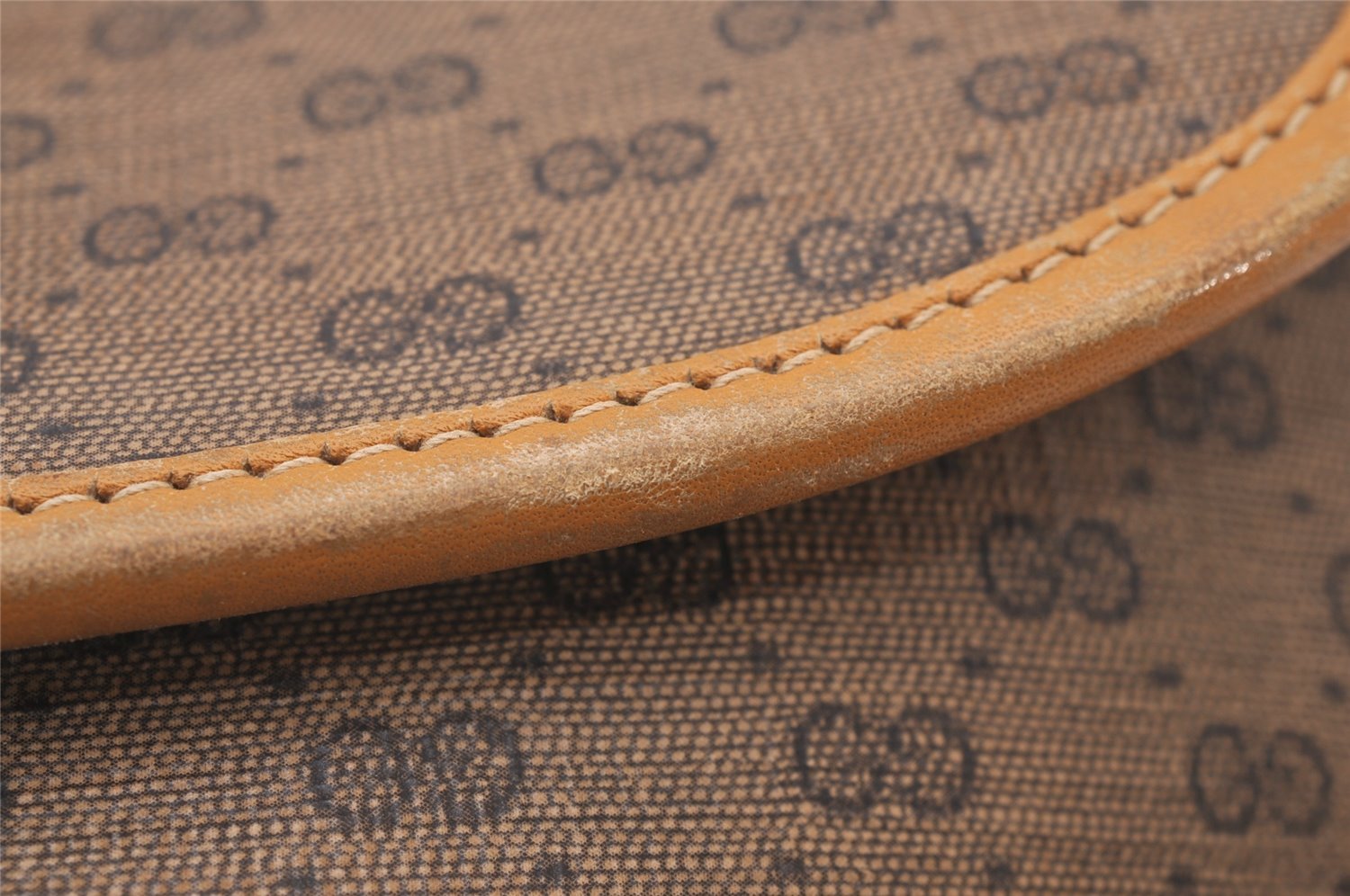 Authentic GUCCI Micro GG PVC Leather Shoulder Cross Body Bag Purse Brown 4738I