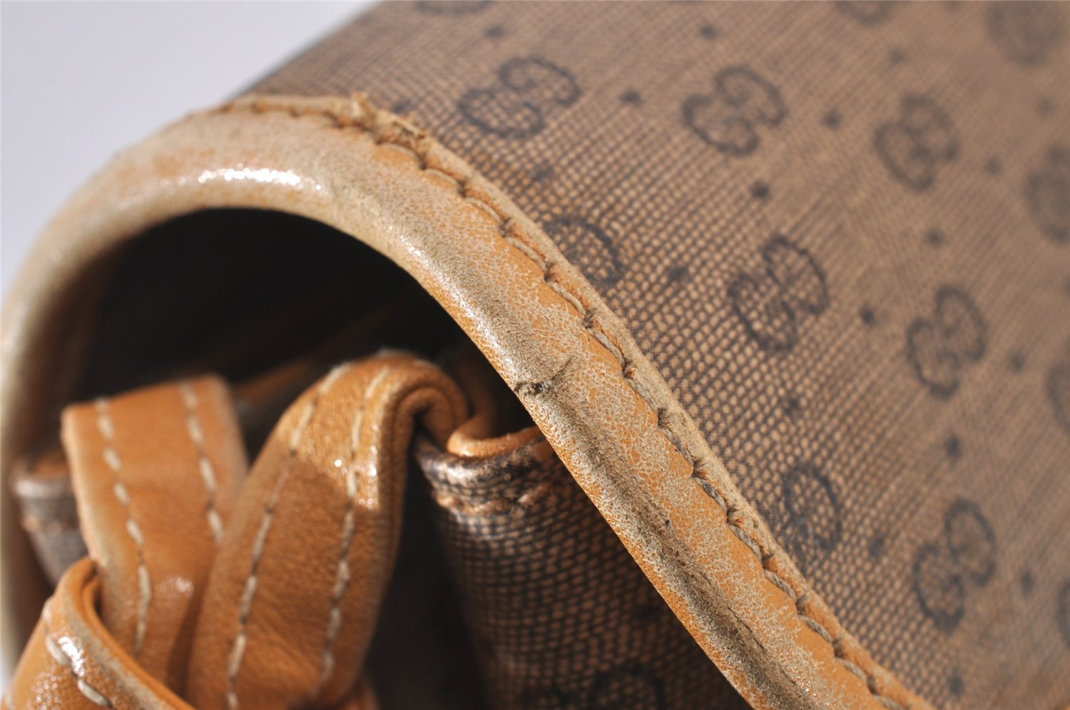 Authentic GUCCI Micro GG PVC Leather Shoulder Cross Body Bag Purse Brown 4738I