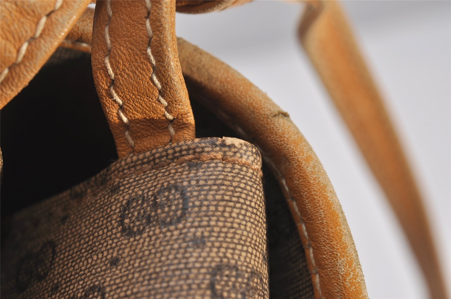 Authentic GUCCI Micro GG PVC Leather Shoulder Cross Body Bag Purse Brown 4738I